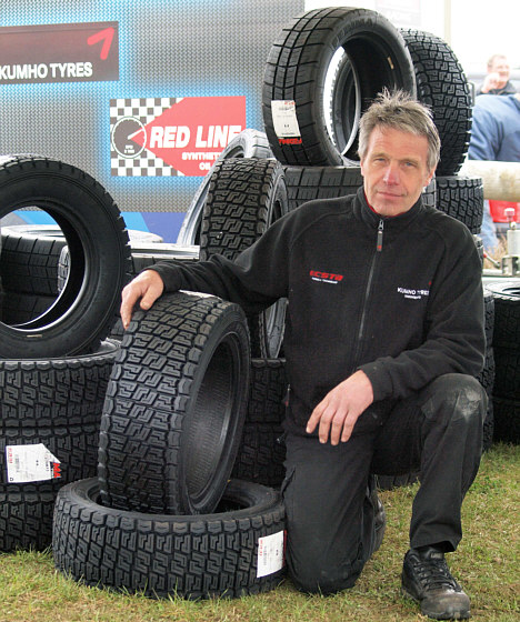 Importøren: Bruno Hansen er selv aktiv Rally Cross-kører i den tunede 4WD med turbo: Division 1, og har stor erfaring inden for dæk og motorsport.